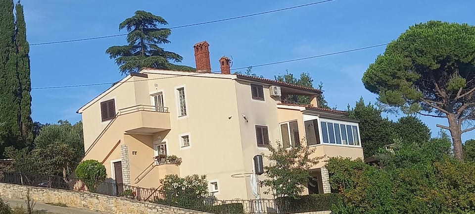 Regina 1 Apartment in Banjole