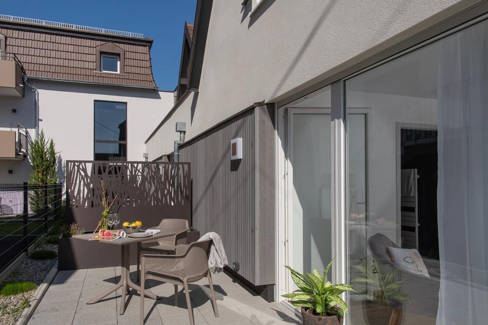 Property building, Patio, Day, View (from property/room), Balcony/Terrace, Dining area