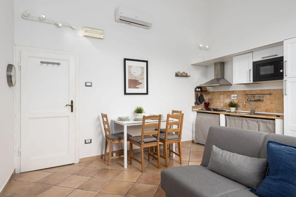 Kitchen or kitchenette, Living room, Seating area, Dining area, air conditioner