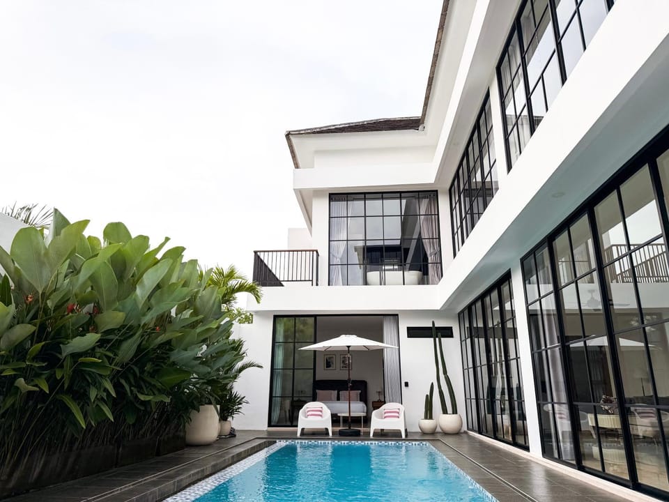 Property building, Swimming pool