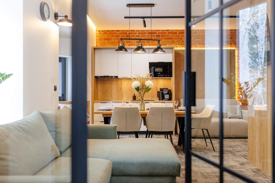 Kitchen or kitchenette, Seating area, Dining area