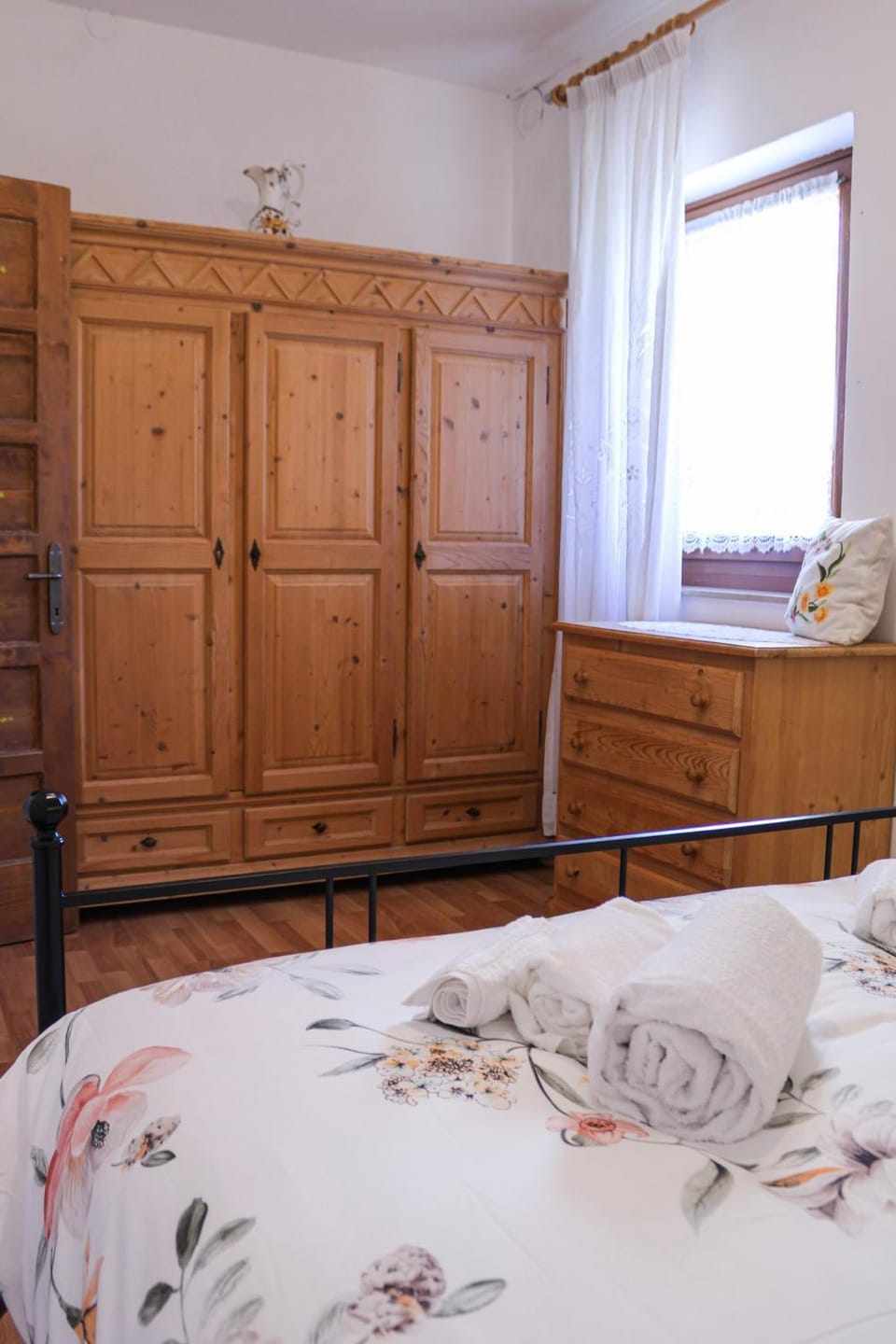 Bed, Photo of the whole room, Bedroom, wardrobe