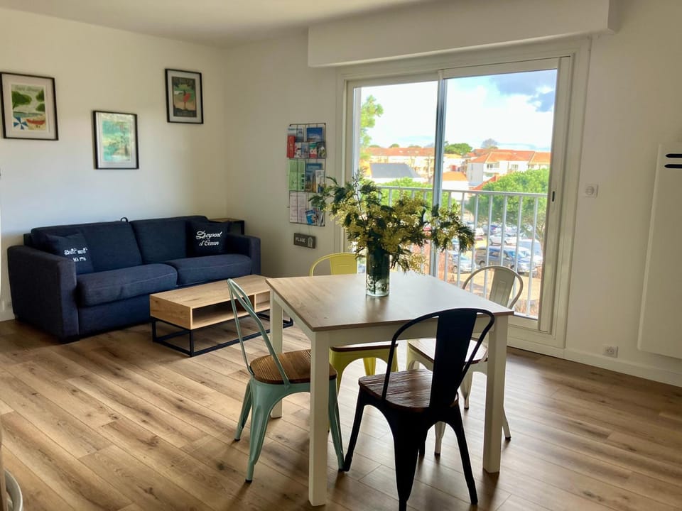 Hyper Centre - Draps Inclus - Fibré - Parking - Local Vélos - Jusqu'à 6 personnes Apartment in Pays de la Loire