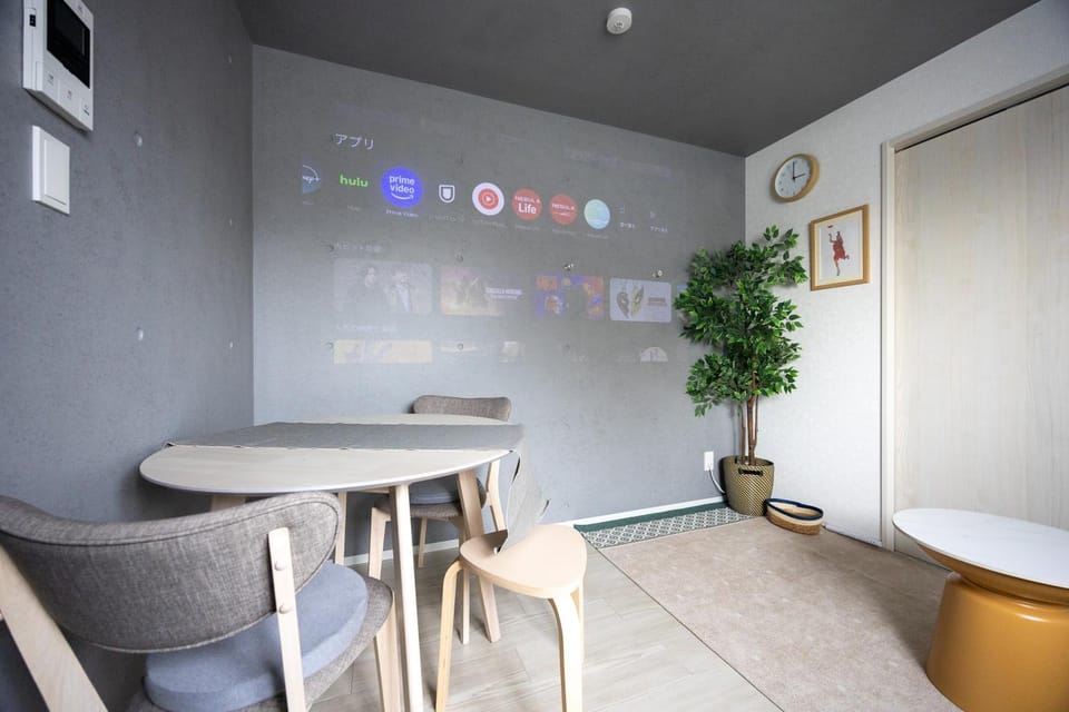 TV and multimedia, Living room, Seating area, Dining area