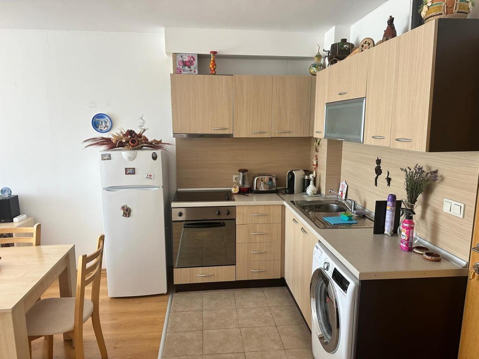 Coffee/tea facilities, Kitchen or kitchenette, oven, washing machine