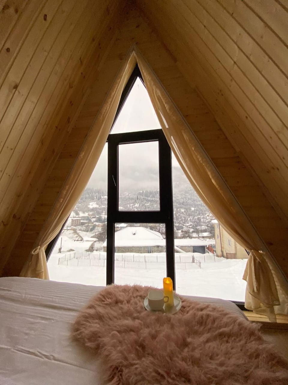 Shower, Bed, Natural landscape, Photo of the whole room, Bedroom, Mountain view, towels