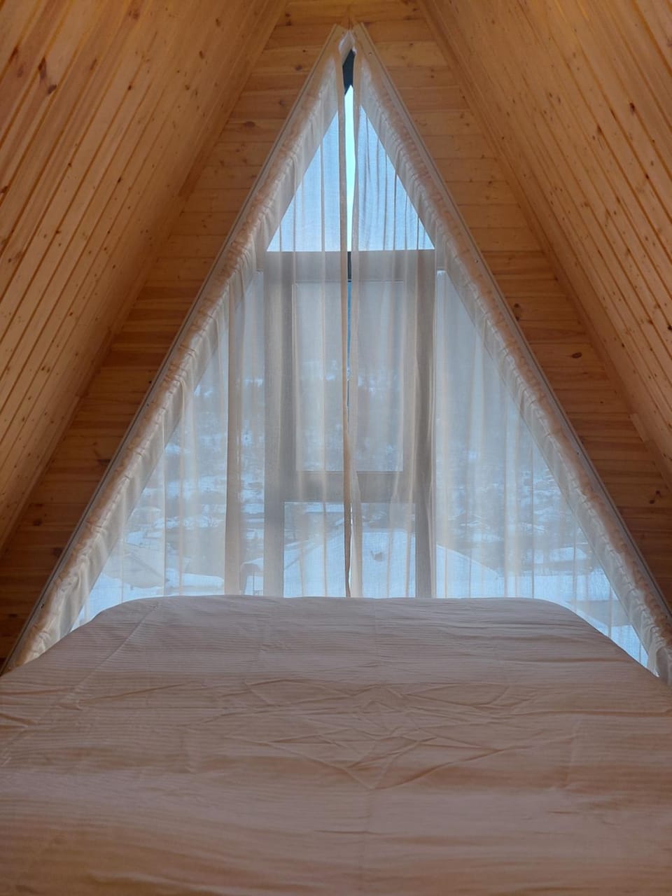 Bed, Bird's eye view, View (from property/room), View (from property/room), Photo of the whole room, Bedroom, Garden view, Garden view, Landmark view, Landmark view, Mountain view, Mountain view, Quiet street view, Inner courtyard view