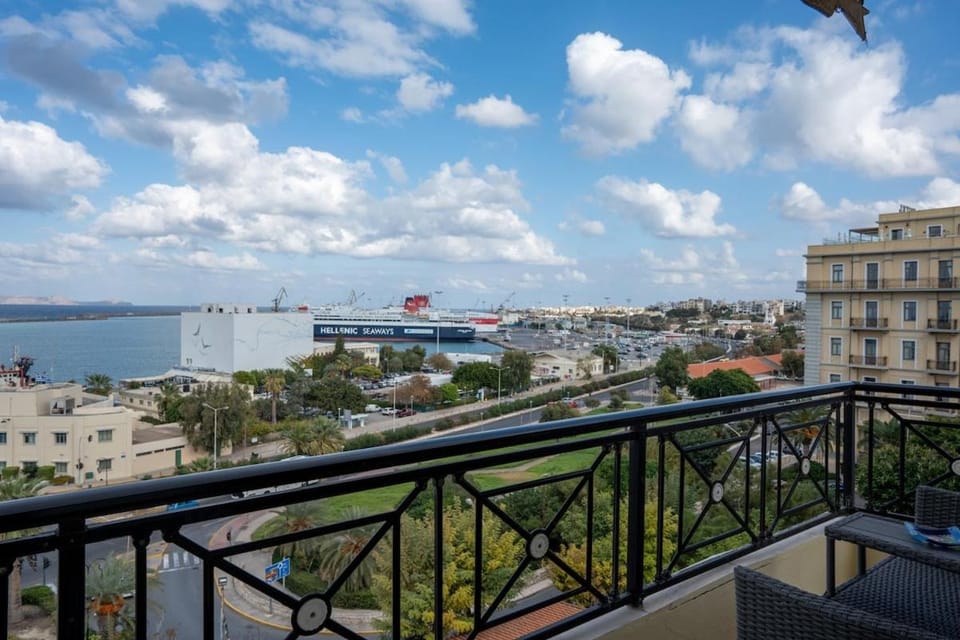 Cozy stylish sea view apartment Apartment in Heraklion