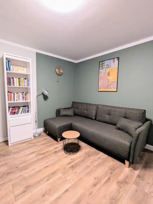 Cozy 2rm Apartment with 2xWorkspace Apartment in Warsaw