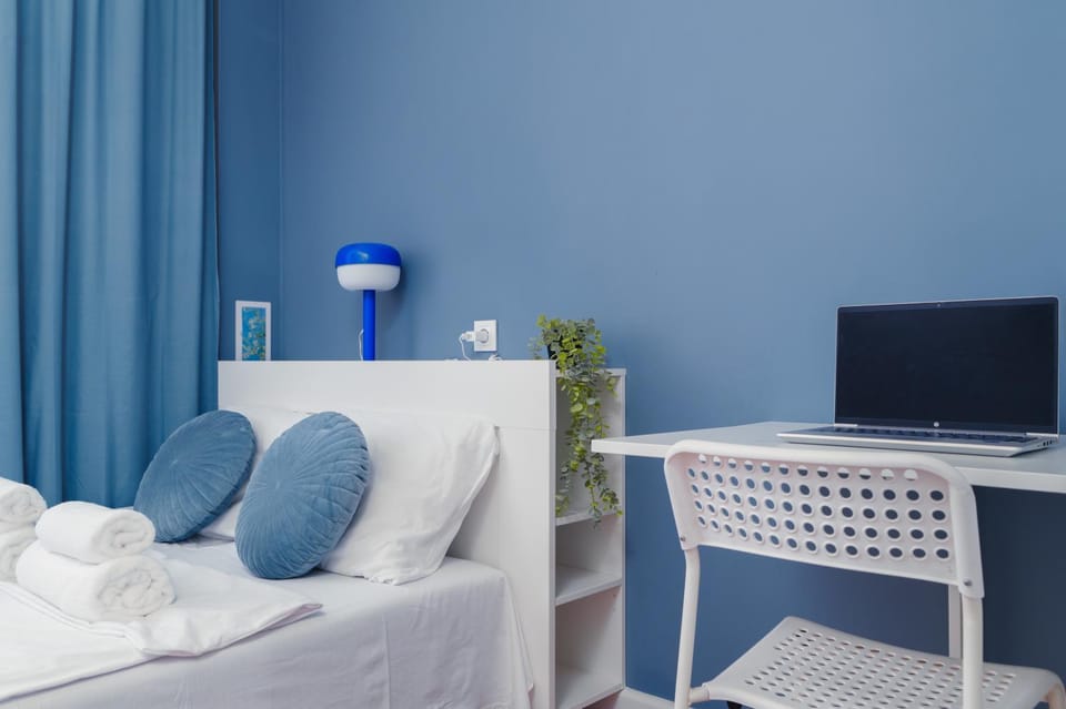 Bed, Photo of the whole room