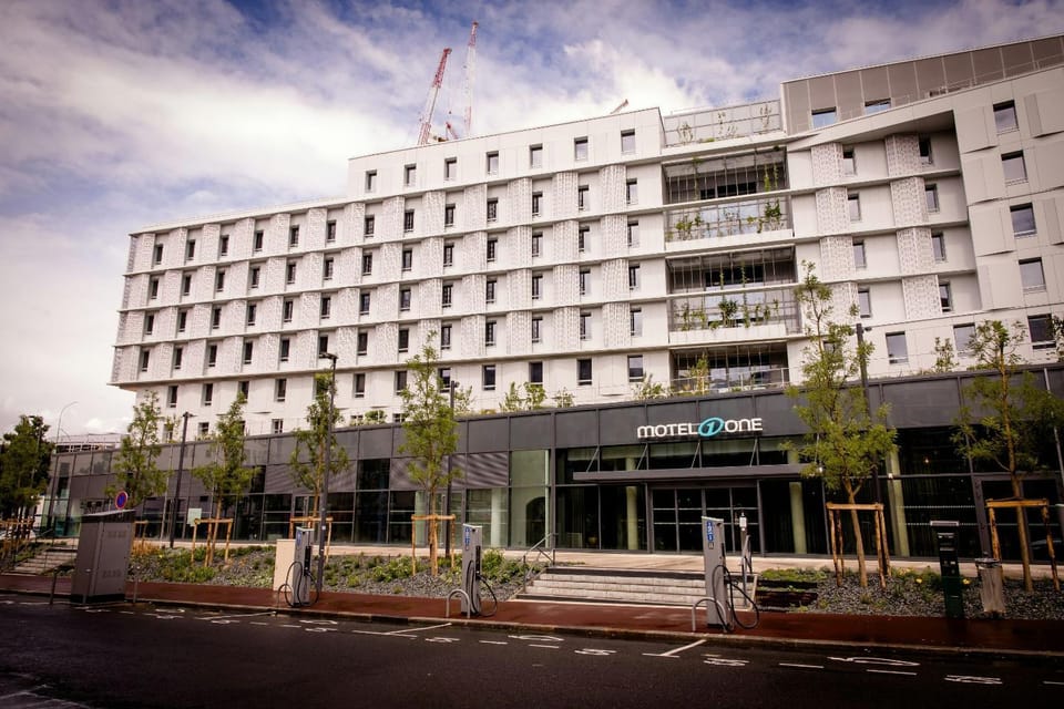Facade/entrance