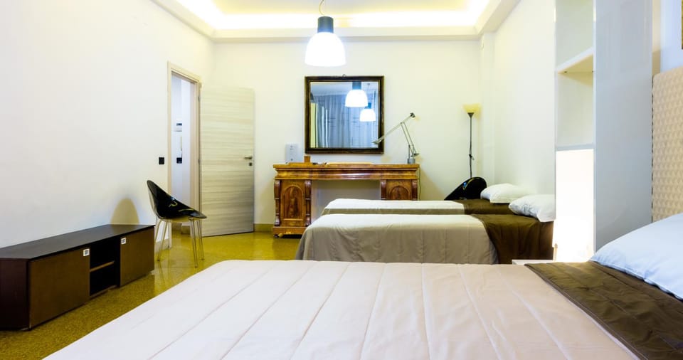 Photo of the whole room, Bedroom