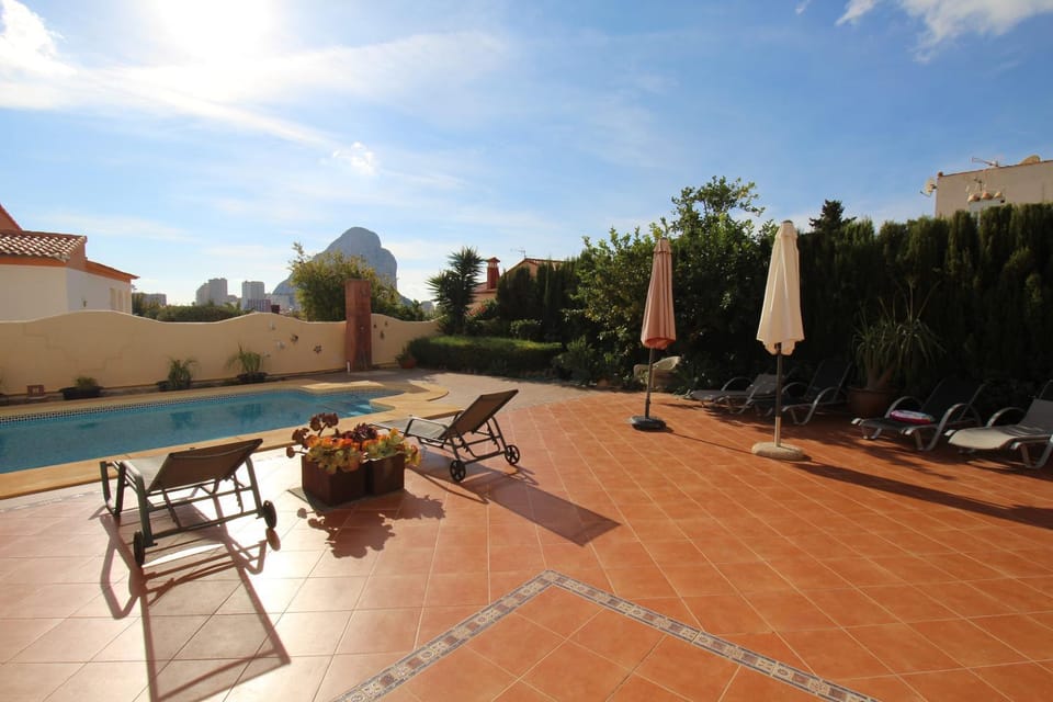 Garden, City view, Mountain view, Swimming pool