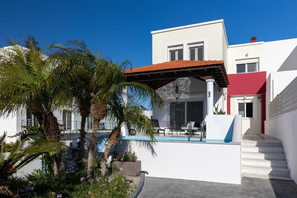 Property building, Patio, Facade/entrance, Garden view, Mountain view, Street view