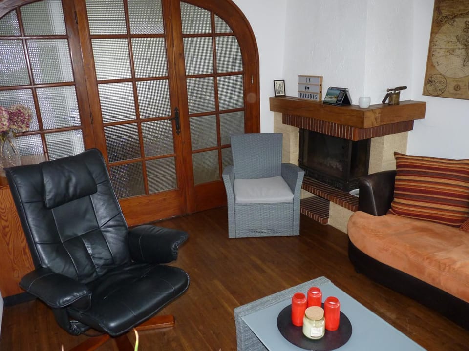 TV and multimedia, Living room, fireplace