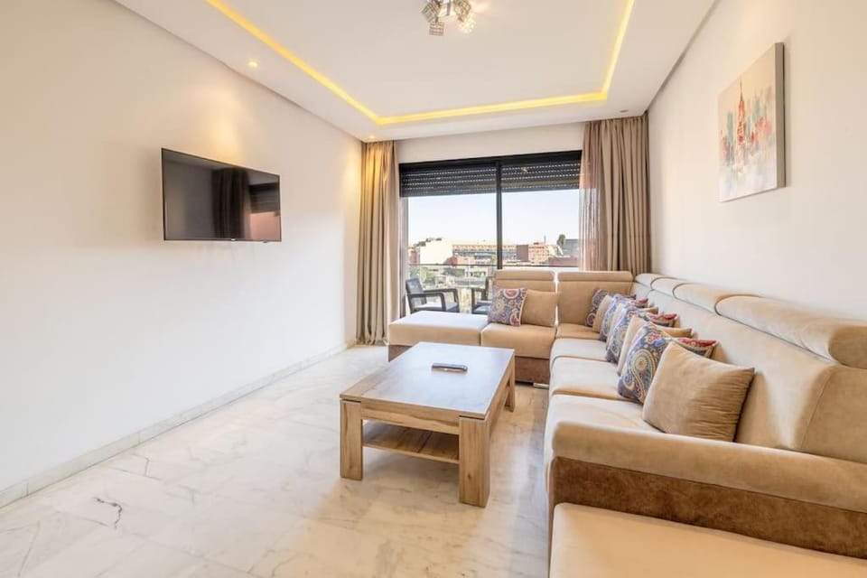 Communal lounge/ TV room, TV and multimedia, Living room, Seating area, Evening entertainment