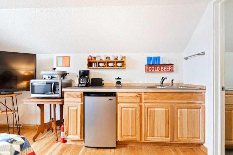 Bo360 Old West Landing with Hot Tub and Sunrise Views Apartment in Billings