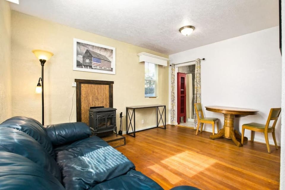 Bo360 Bungalow with Hot Tub and Sauna House in Billings