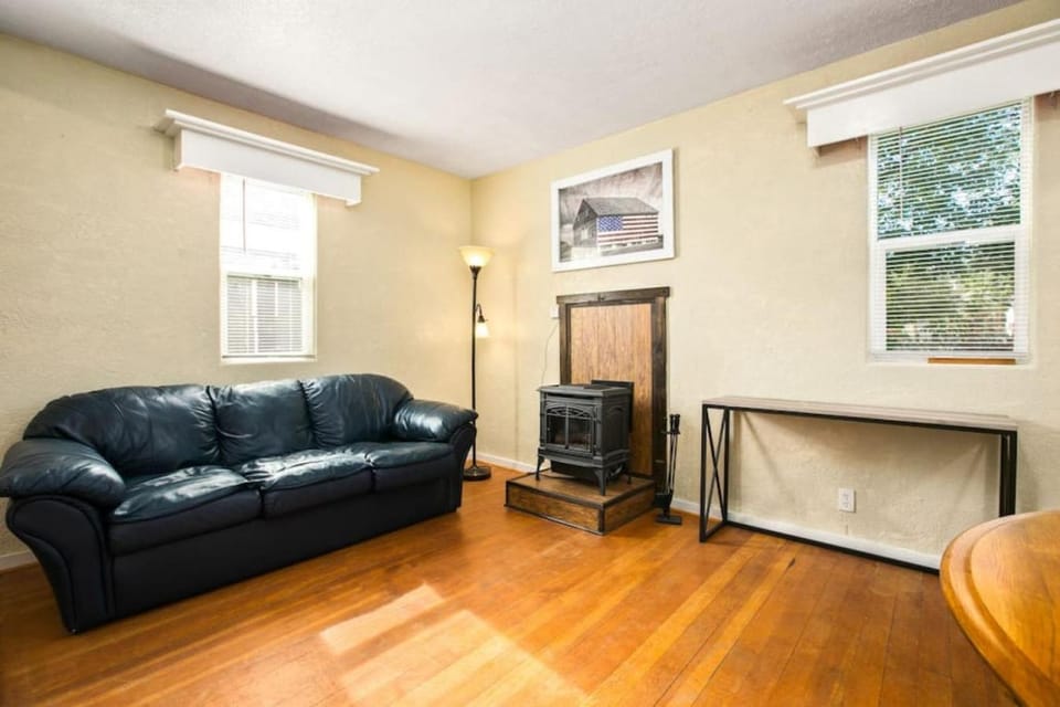 Bo360 Bungalow with Hot Tub and Sauna House in Billings