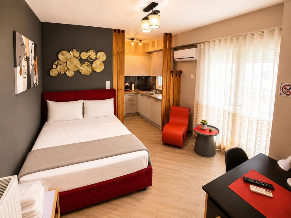 Bed, Kitchen or kitchenette, Living room, Photo of the whole room, Bedroom