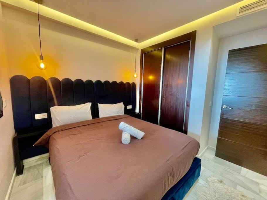 Bed, Photo of the whole room, Bedroom, towels, wardrobe