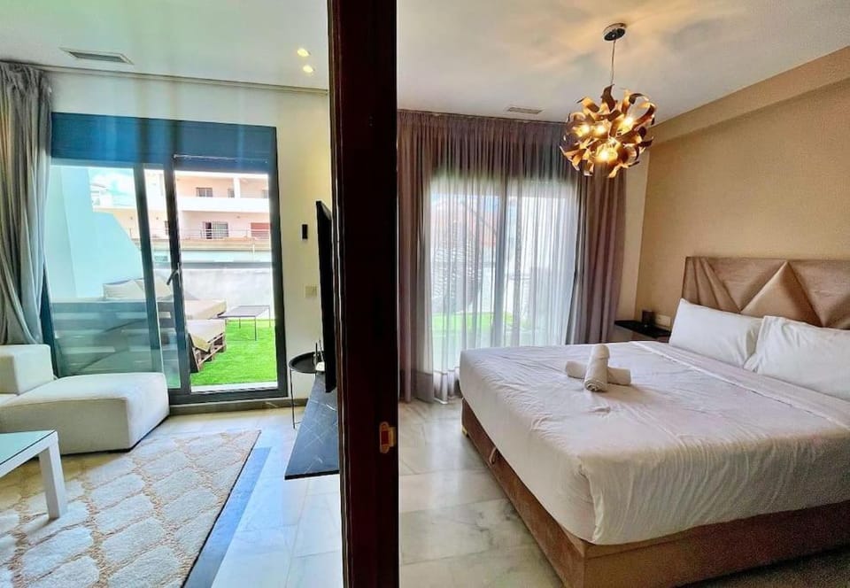Photo of the whole room, Bedroom