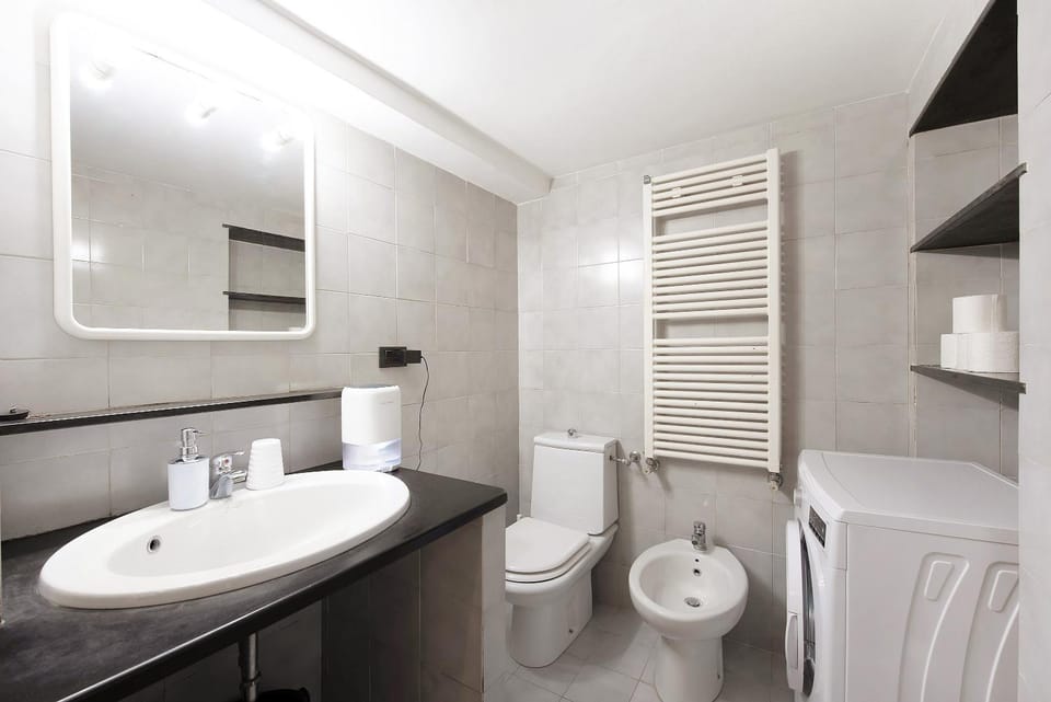 Bathroom, Living room