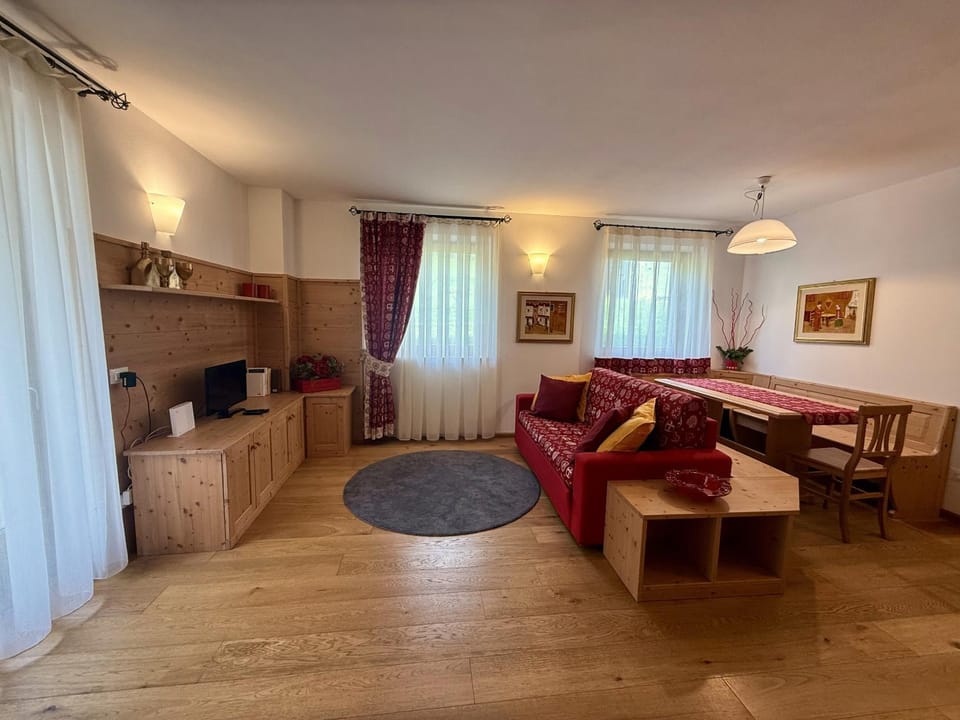 Communal lounge/ TV room, Living room