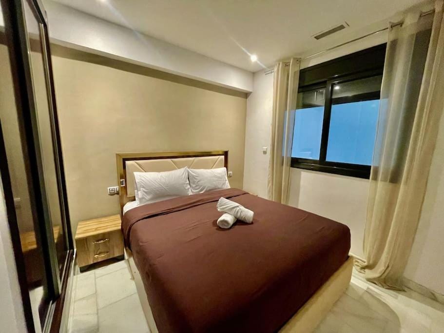 Bed, Photo of the whole room, Bedroom, towels, air conditioner