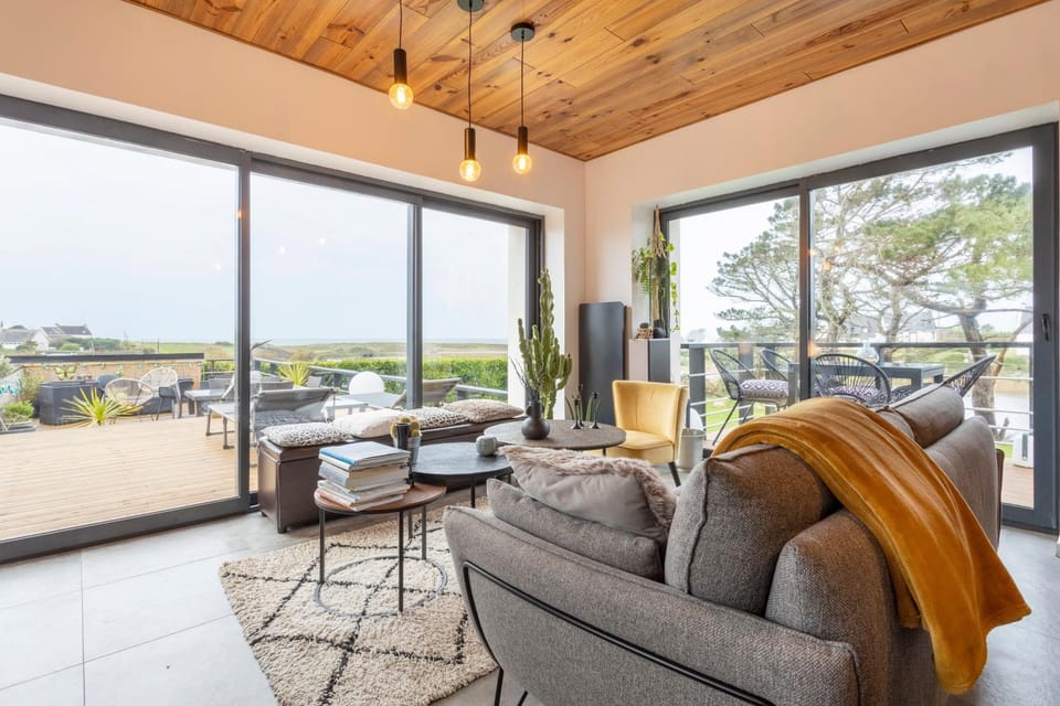 Property building, Living room