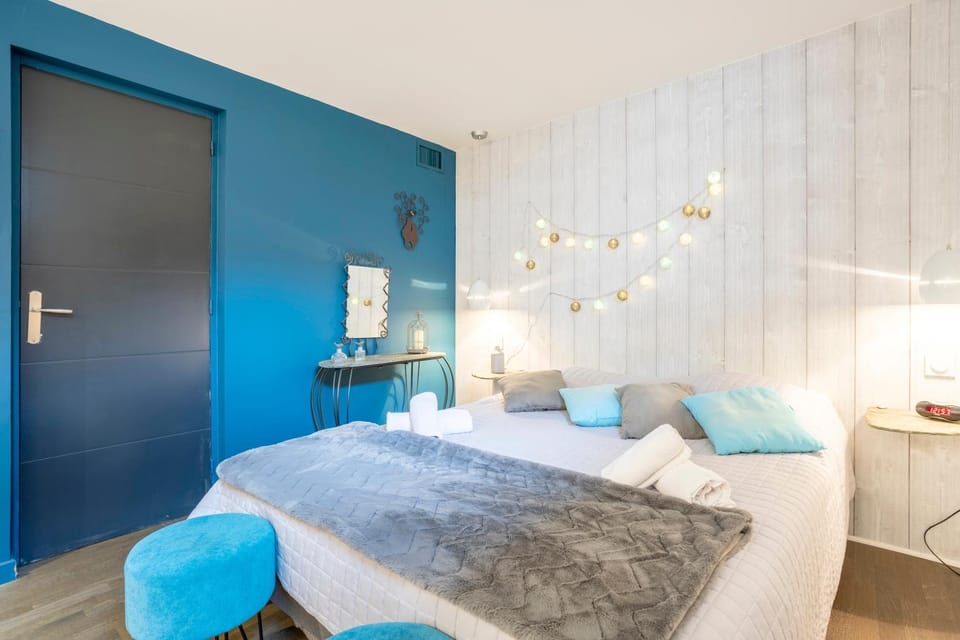 Living room, Bedroom