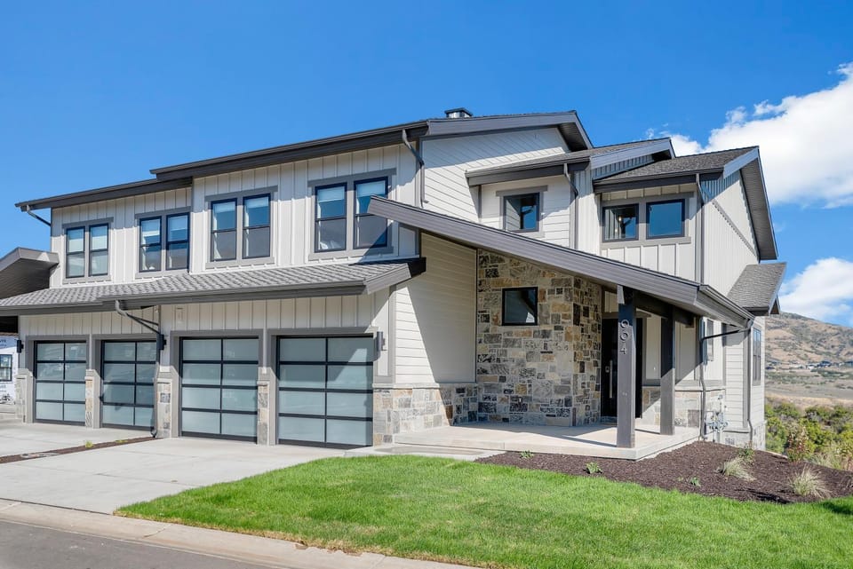 New East Deer Valley, 1 min, 994 New luxury 5br Twin House, Hot Tub, Lake view, Park City 10 min House in Jordanelle Reservoir
