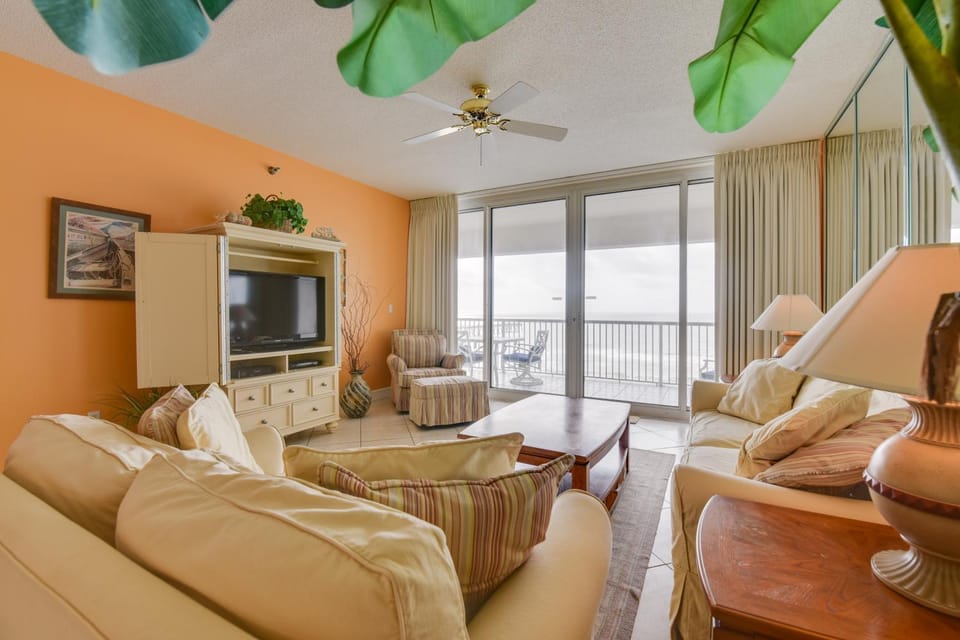 Ocean-View Balcony, Steps to Sand: Navarre Escape! Apartment in Pensacola Beach