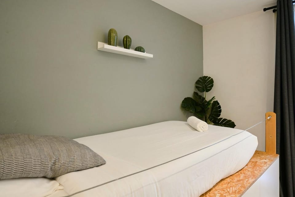 Fully-equipped studio next to Lille Flandres Apartment in Lille