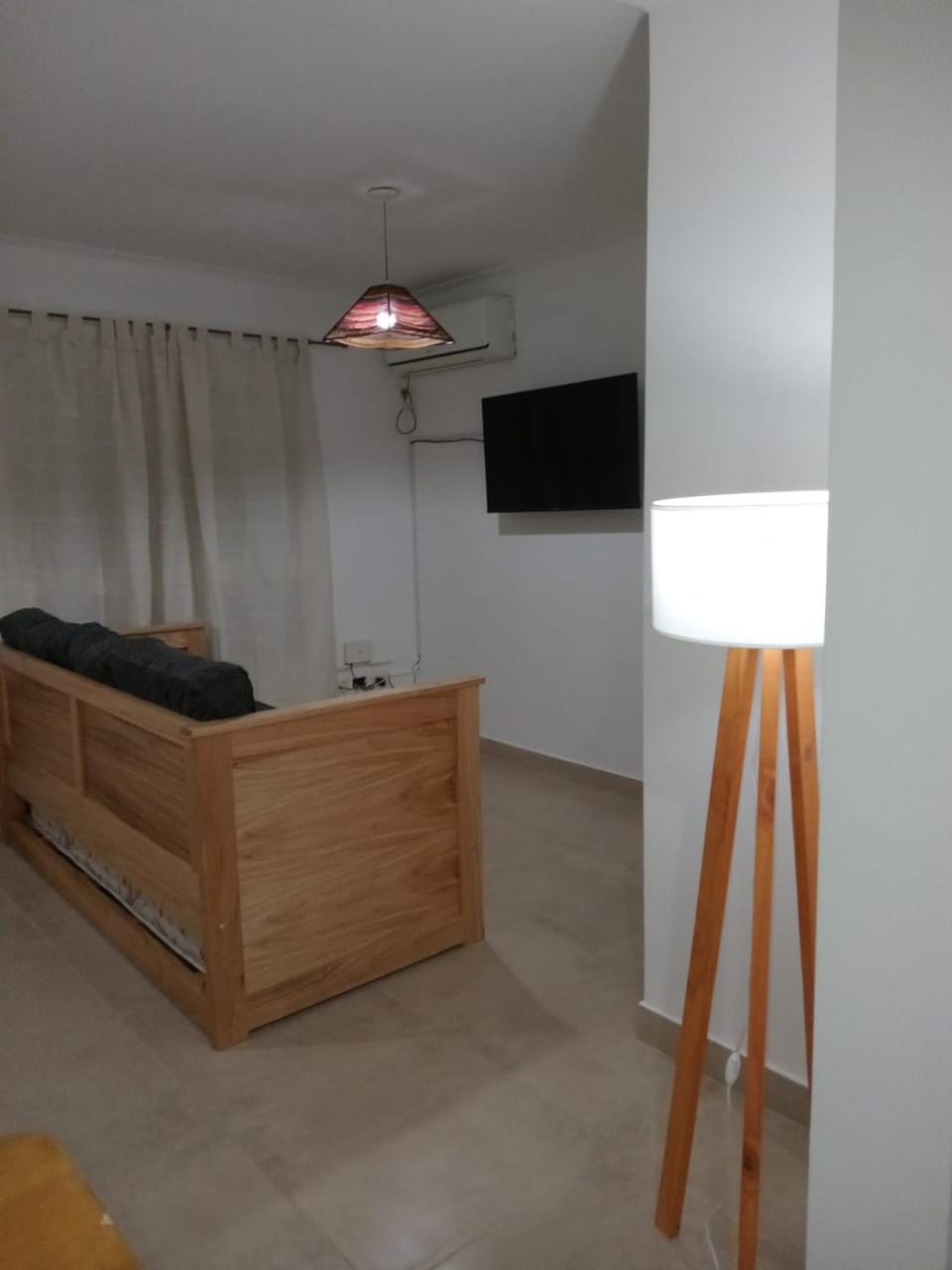Communal lounge/ TV room, Bed, TV and multimedia