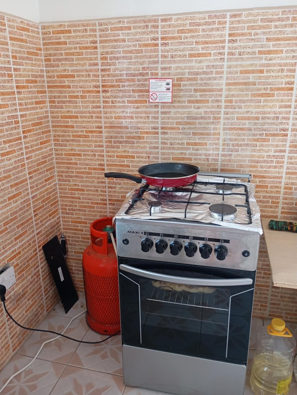 Kitchen or kitchenette, Kitchen or kitchenette