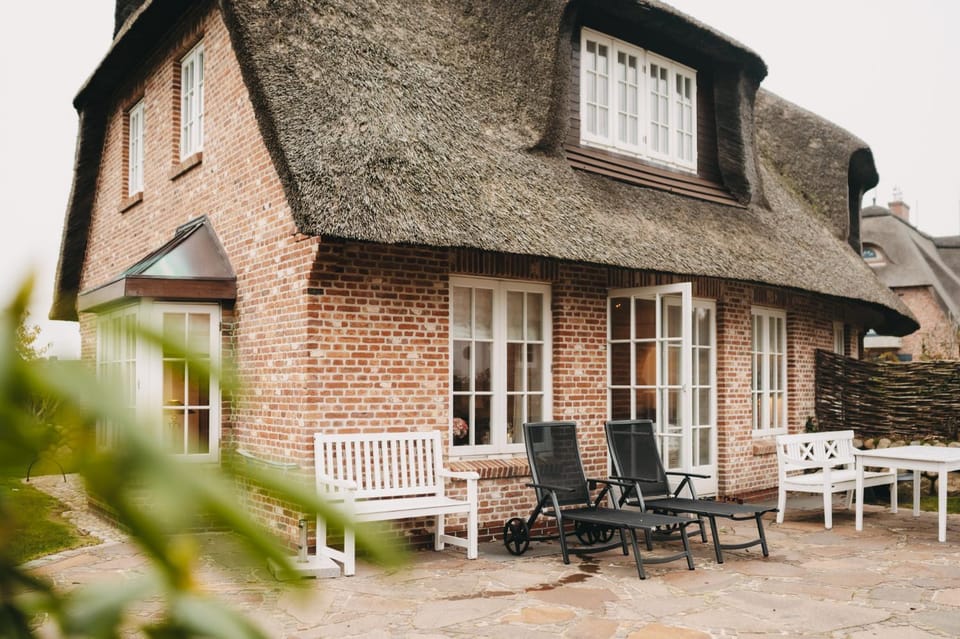 Hiidhüüs Wenningstedt unter Reet mit Sauna House in Wenningstedt-Braderup