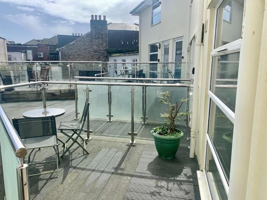Property building, Balcony/Terrace