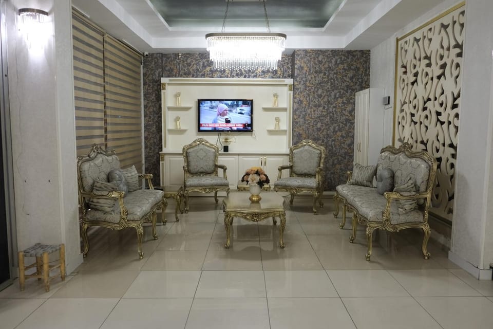TV and multimedia, Seating area
