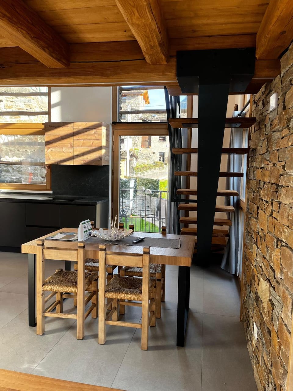 Living room, Dining area