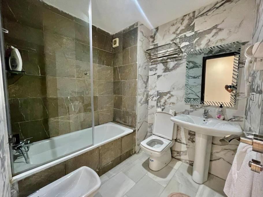 Toilet, Bathroom, Bath