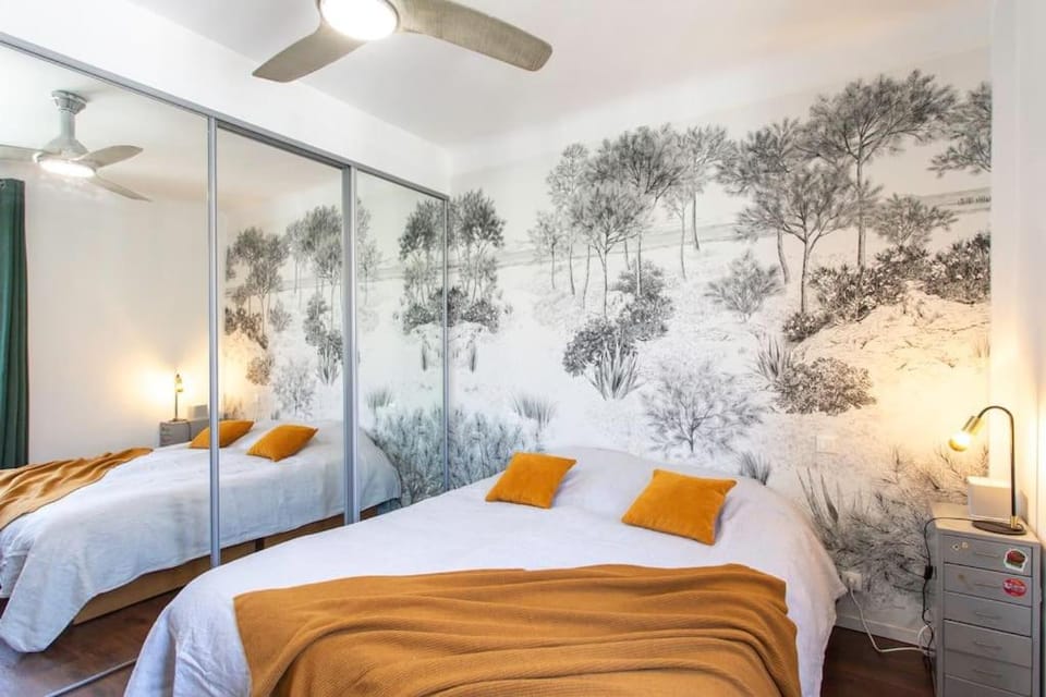 L58 Staywizus - Port Suite 2 BDRS 5mins Old town & Beach Tram Apartment in Nice