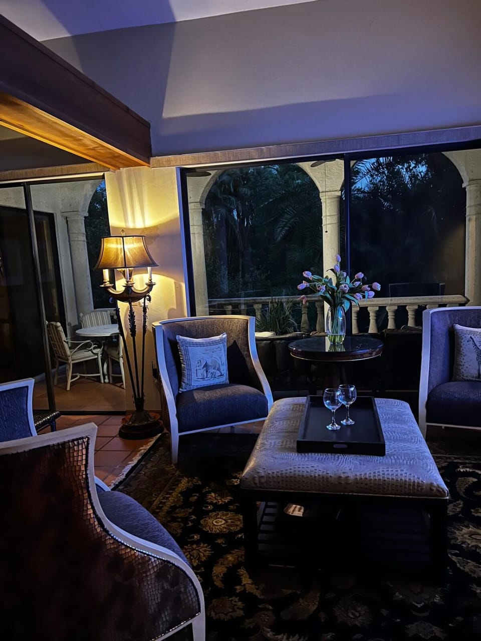 Living room, Seating area