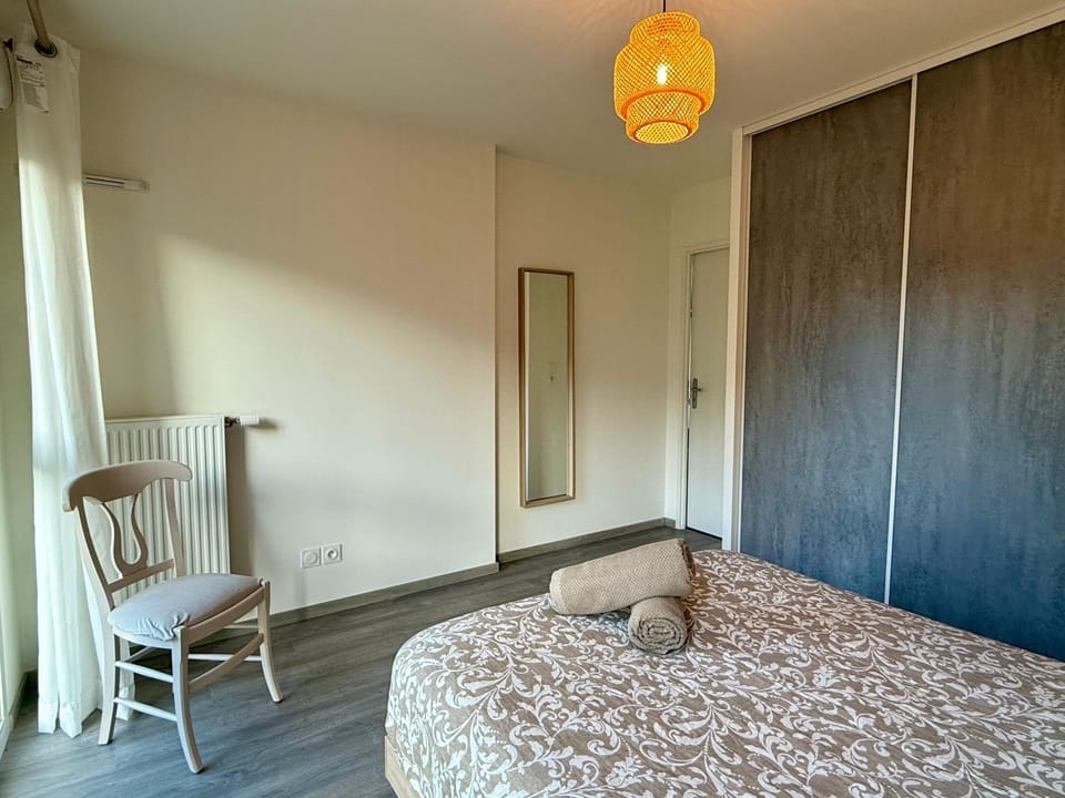 Bed, Photo of the whole room, Bedroom, heating, internet, towels, wardrobe