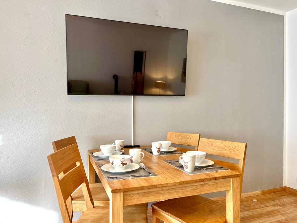 TV and multimedia, Dining area