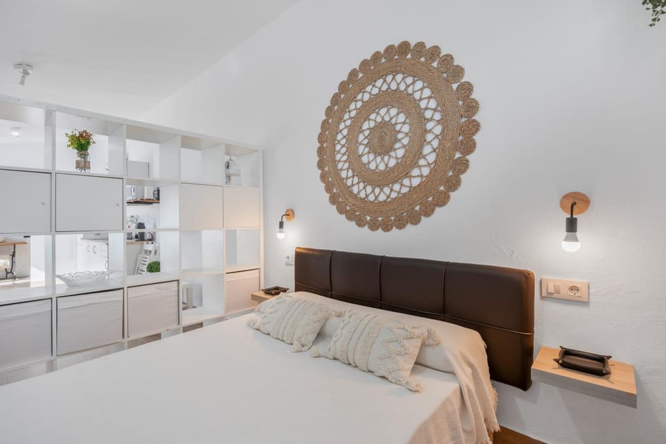 Property building, Living room, Bedroom
