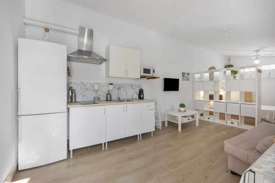 Property building, Kitchen or kitchenette, Living room