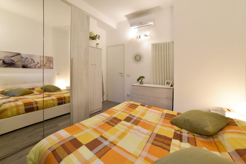 Bed, Photo of the whole room, Bedroom, wardrobe, air conditioner