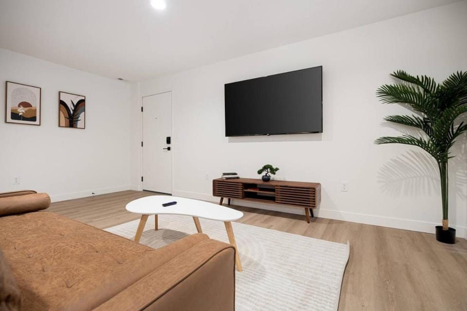 The Silo 2 - 1BD Stylish Comfort Apartment in Illinois