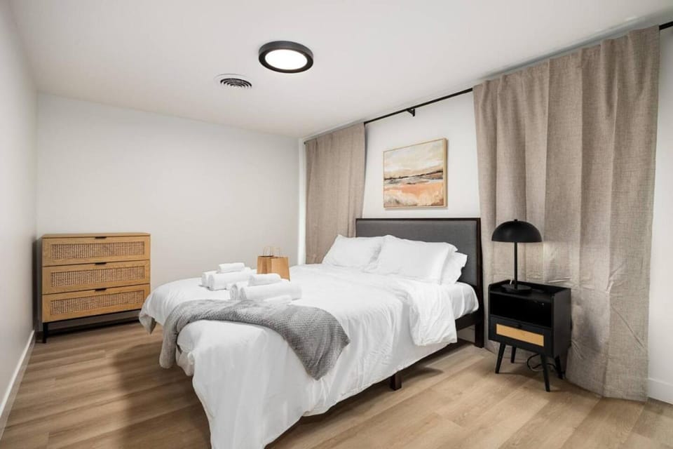 The Silo 5- 1 BD Urban Haven Apartment in Illinois